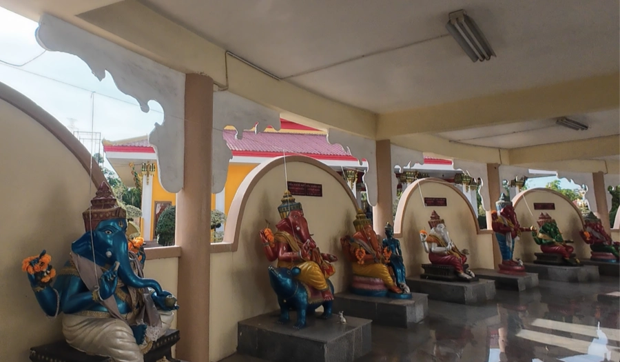 ガネーシャ像たくさん